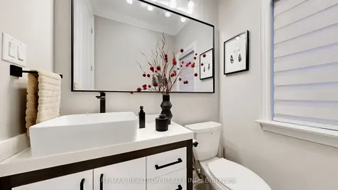 94 Mac Campbell Way Bradford West Gwillimbury ON L3Z 4M6