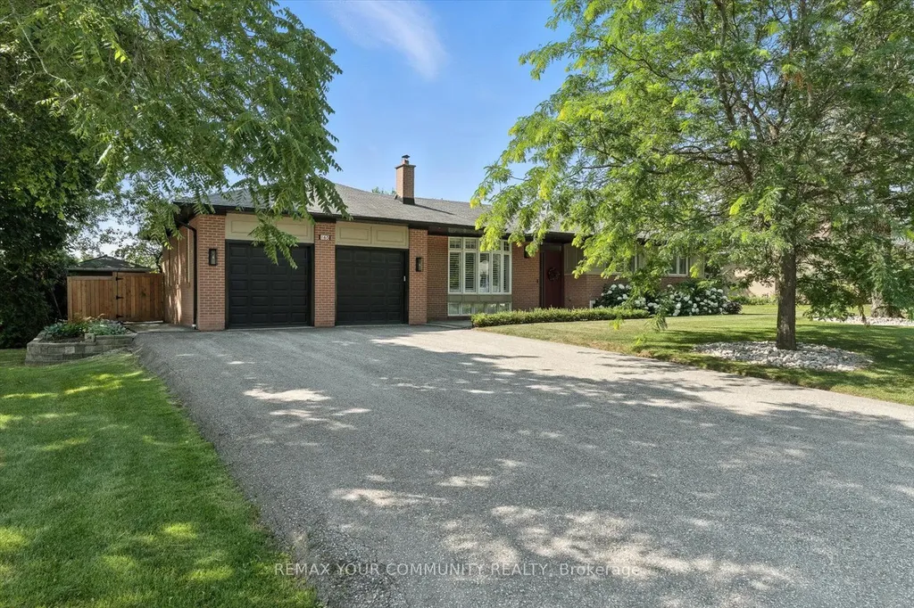 165 Clearview Heights King ON L7B 1H2
