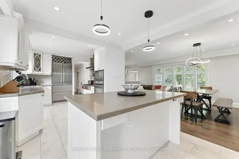 165 Clearview Heights King ON L7B 1H2