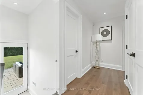 165 Clearview Heights King ON L7B 1H2
