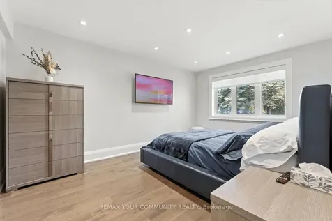 165 Clearview Heights King ON L7B 1H2