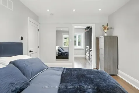 165 Clearview Heights King ON L7B 1H2