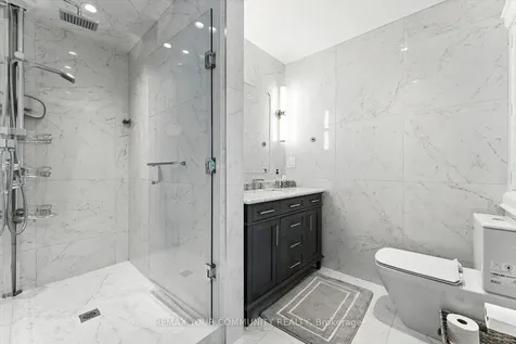 165 Clearview Heights King ON L7B 1H2