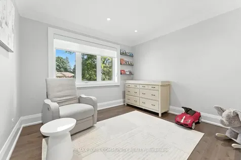 165 Clearview Heights King ON L7B 1H2