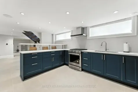 165 Clearview Heights King ON L7B 1H2
