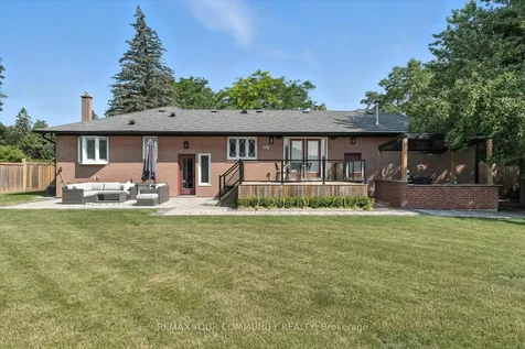 165 Clearview Heights King ON L7B 1H2