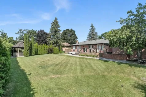 165 Clearview Heights King ON L7B 1H2