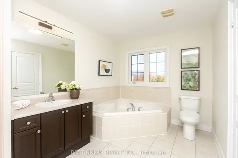 31 Bernbridge Road E Markham ON L6B 0S3
