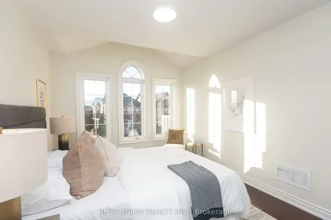 31 Bernbridge Road E Markham ON L6B 0S3