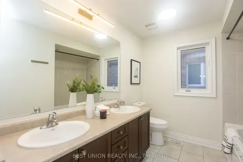 31 Bernbridge Road E Markham ON L6B 0S3