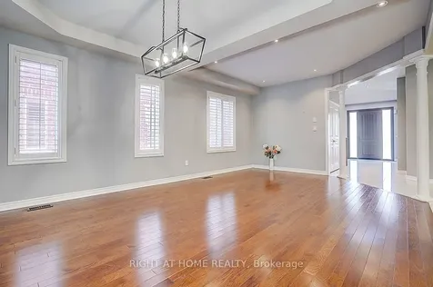 1209 Mctavish Drive Newmarket ON L3X 0A9