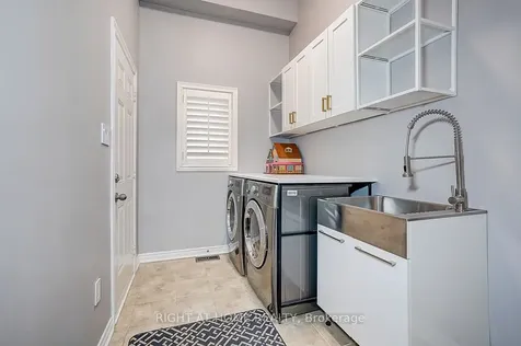1209 Mctavish Drive Newmarket ON L3X 0A9