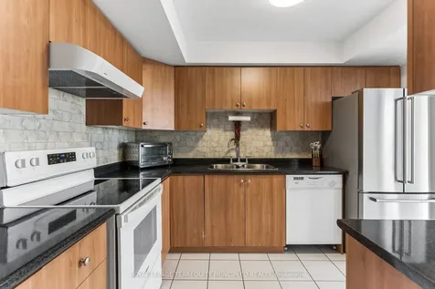 40 Harding Boulevard W Richmond Hill ON L4C 9S5