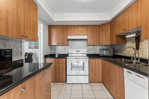 40 Harding Boulevard W Richmond Hill ON L4C 9S5