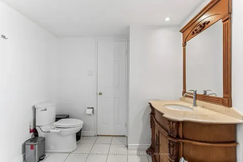 40 Harding Boulevard W Richmond Hill ON L4C 9S5
