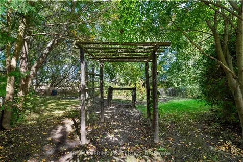 21044 Leslie Street East Gwillimbury ON L0G 1R0