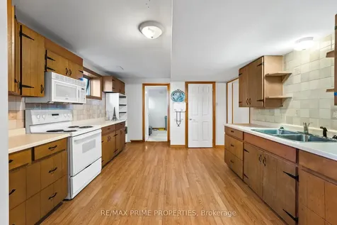 21044 Leslie Street East Gwillimbury ON L0G 1R0