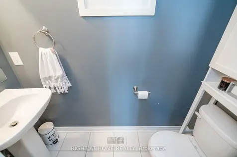 34 Blanchard Crescent Essa ON L0M 1B5