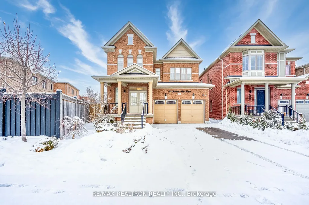 60 Charlotte Abby Drive East Gwillimbury ON L9N 1G5