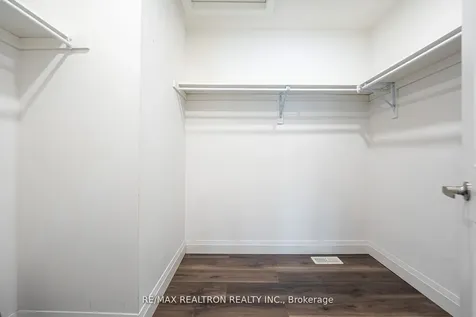 60 Charlotte Abby Drive East Gwillimbury ON L9N 1G5