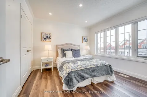 60 Charlotte Abby Drive East Gwillimbury ON L9N 1G5