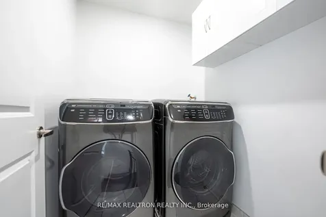 60 Charlotte Abby Drive East Gwillimbury ON L9N 1G5