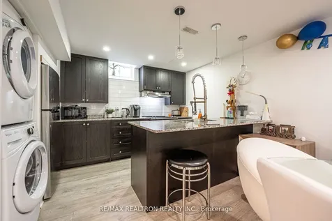 60 Charlotte Abby Drive East Gwillimbury ON L9N 1G5