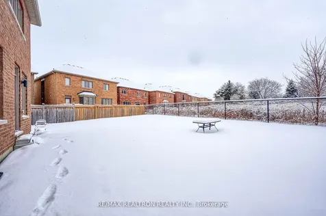 60 Charlotte Abby Drive East Gwillimbury ON L9N 1G5