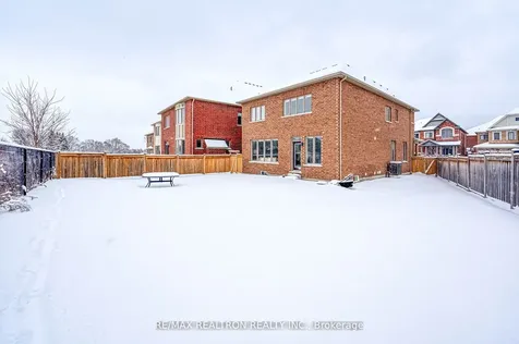 60 Charlotte Abby Drive East Gwillimbury ON L9N 1G5