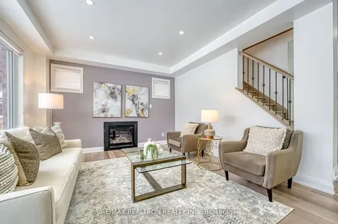 60 Charlotte Abby Drive East Gwillimbury ON L9N 1G5