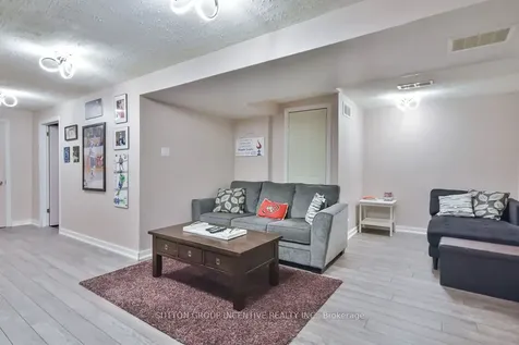 233 Colborne Street Bradford West Gwillimbury ON L3Z 2R8