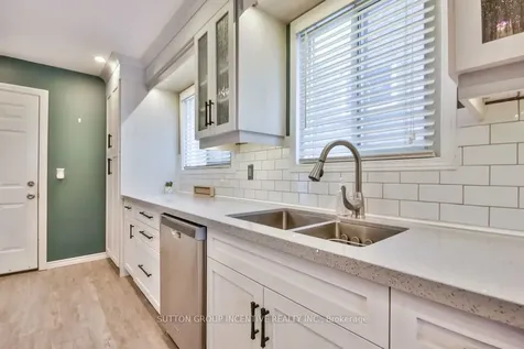 233 Colborne Street Bradford West Gwillimbury ON L3Z 2R8