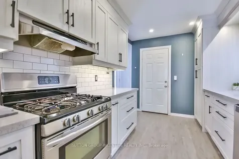 233 Colborne Street Bradford West Gwillimbury ON L3Z 2R8