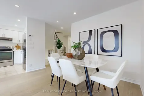 51 Bilbrough Street Aurora ON L4G 7W4