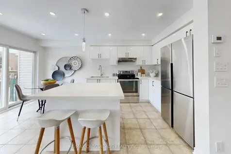 51 Bilbrough Street Aurora ON L4G 7W4