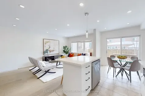 51 Bilbrough Street Aurora ON L4G 7W4