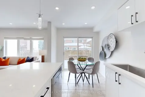 51 Bilbrough Street Aurora ON L4G 7W4