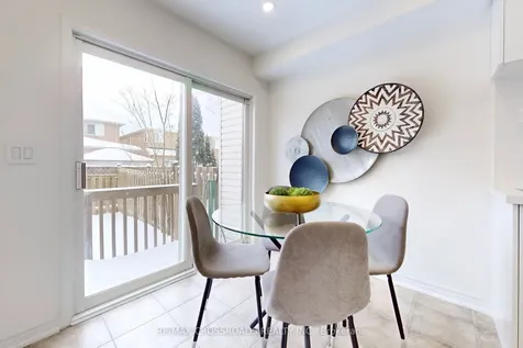 51 Bilbrough Street Aurora ON L4G 7W4