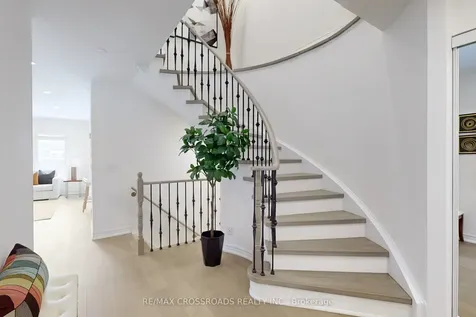 51 Bilbrough Street Aurora ON L4G 7W4