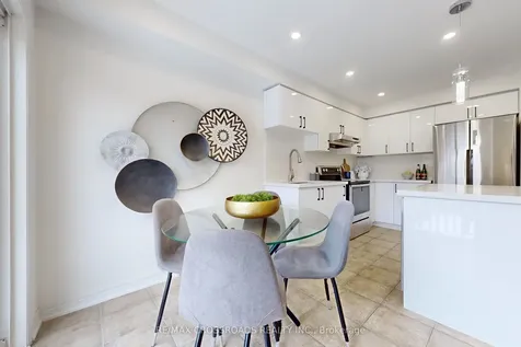 51 Bilbrough Street Aurora ON L4G 7W4