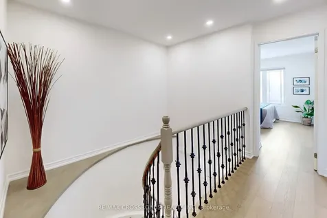 51 Bilbrough Street Aurora ON L4G 7W4