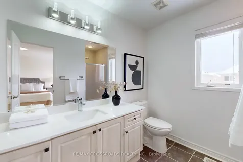 51 Bilbrough Street Aurora ON L4G 7W4