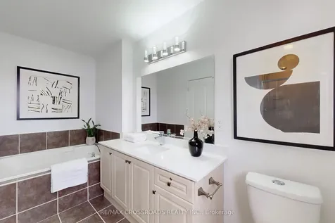 51 Bilbrough Street Aurora ON L4G 7W4