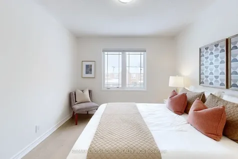 51 Bilbrough Street Aurora ON L4G 7W4