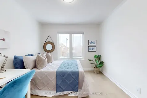 51 Bilbrough Street Aurora ON L4G 7W4