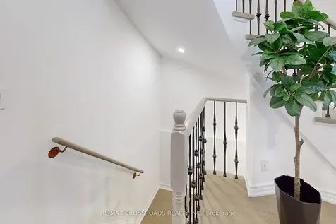 51 Bilbrough Street Aurora ON L4G 7W4