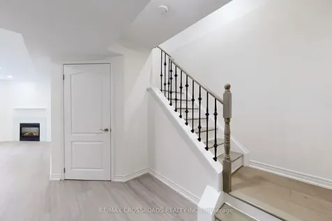 51 Bilbrough Street Aurora ON L4G 7W4