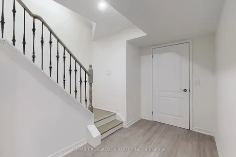 51 Bilbrough Street Aurora ON L4G 7W4