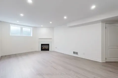 51 Bilbrough Street Aurora ON L4G 7W4