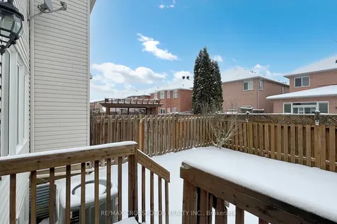 51 Bilbrough Street Aurora ON L4G 7W4